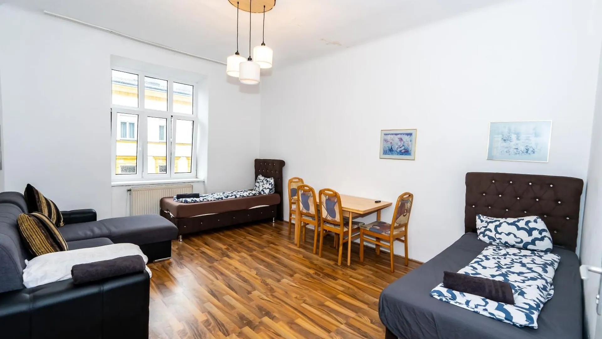 Family Rooms - 7 Minutes To Schoenbrunn Palace Vienna 0*,  Austria