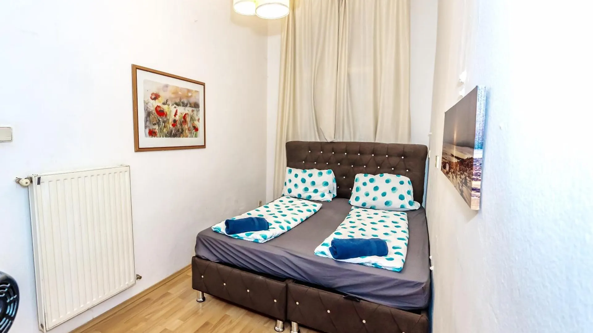 Homestay Family Rooms - 7 Minutes To Schoenbrunn Palace Vienna