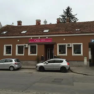 2* B&B Cafe 168